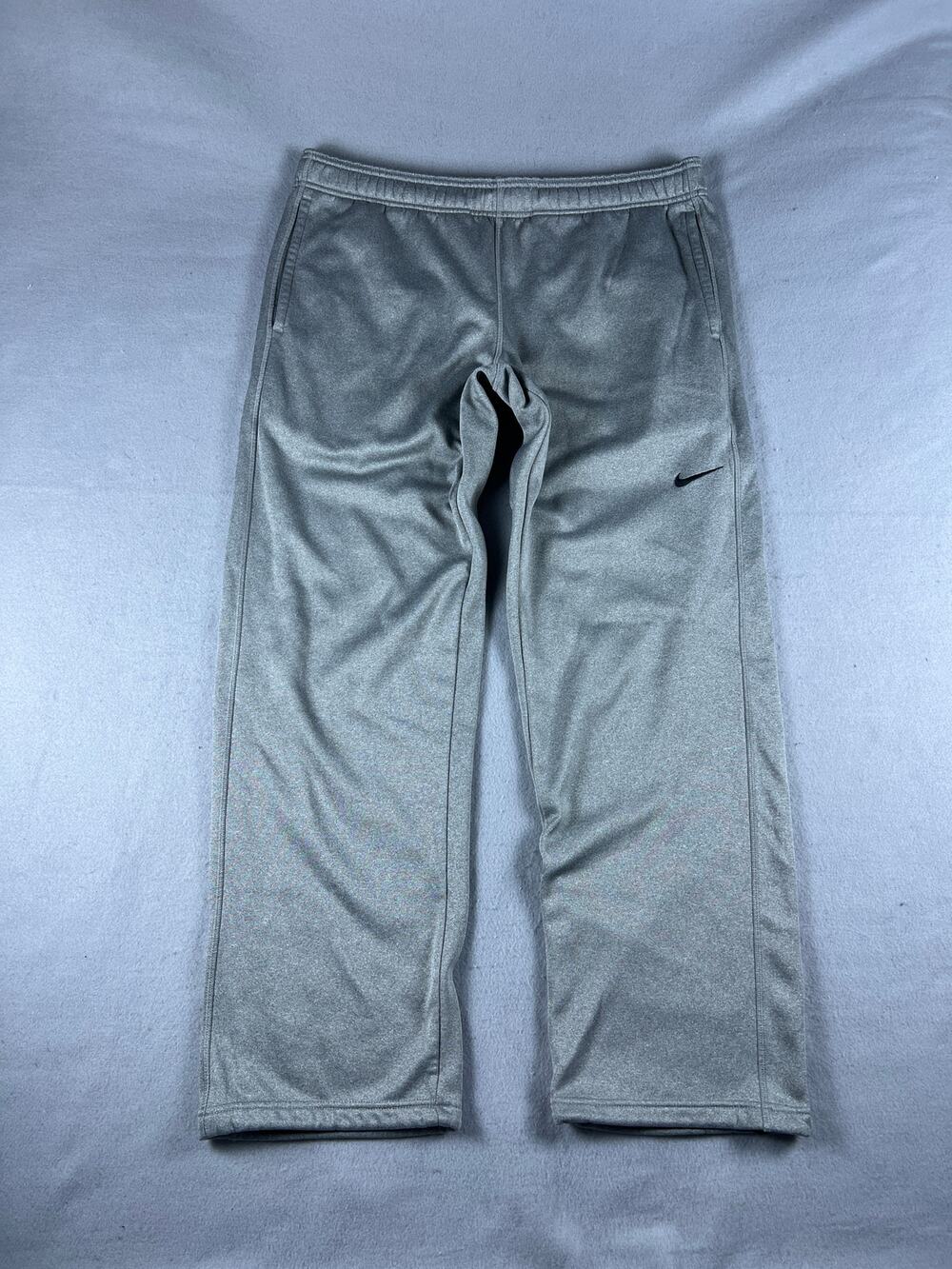 Nike Therma-FIT Sweatpants Mens M Gray Straight Relaxed Fleece Athletic Sports